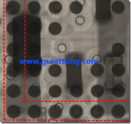 BGA錫球尺寸小于0.4mm，采用降低BGA內(nèi)圍襲球的錫膏量所得到X-Ray，稍微留意一下可以發(fā)現(xiàn)最外圈的錫量(圓的直徑)比其他內(nèi)圍的錫球上的錫量來得多一點(diǎn)點(diǎn)。也就是外圈的黑色圓形直徑比內(nèi)圈的圓形來得大一點(diǎn)點(diǎn)。