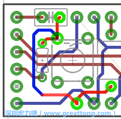 為了要創(chuàng)造一個電路通道，首先要先點(diǎn)擊重置開關(guān)的連結(jié)點(diǎn)進(jìn)行布線，在電路板的背面繪制線路直到其它線路前的乾淨(jìng)區(qū)域。